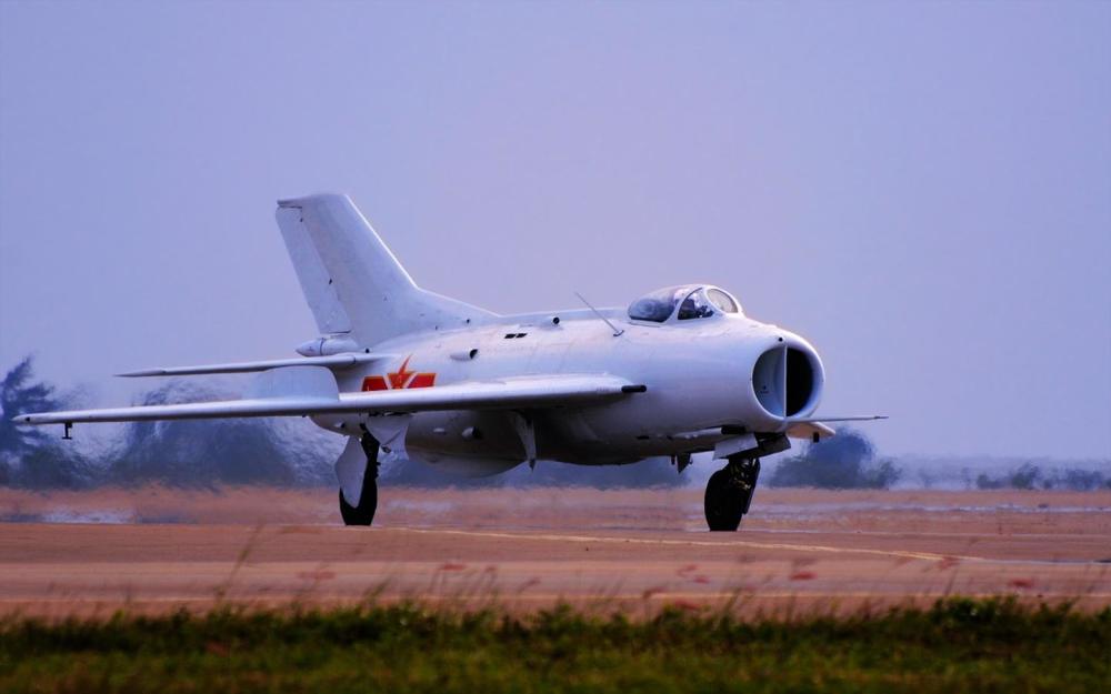 飛機(jī)分解組裝：飛機(jī)航模機(jī)翼的結(jié)構(gòu)制作方法